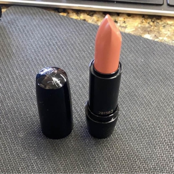 Lancôme Color Design Lipstick – 126 Natural Beauty (Cream) – Full Size .14 oz - Picture 1 of 2